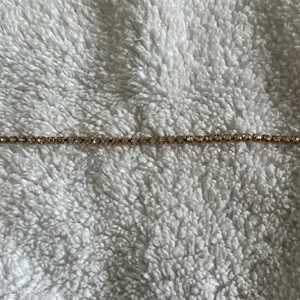 Elegant Gold Chain Bracelet